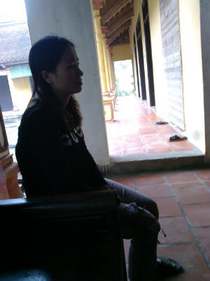 Cô giáo tiểu học vô cớ đánh ngất xỉu học sinh mồ côi